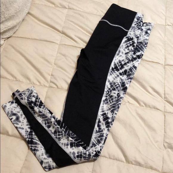 Victoria Secret Yoga pants - Picture 2 of 6